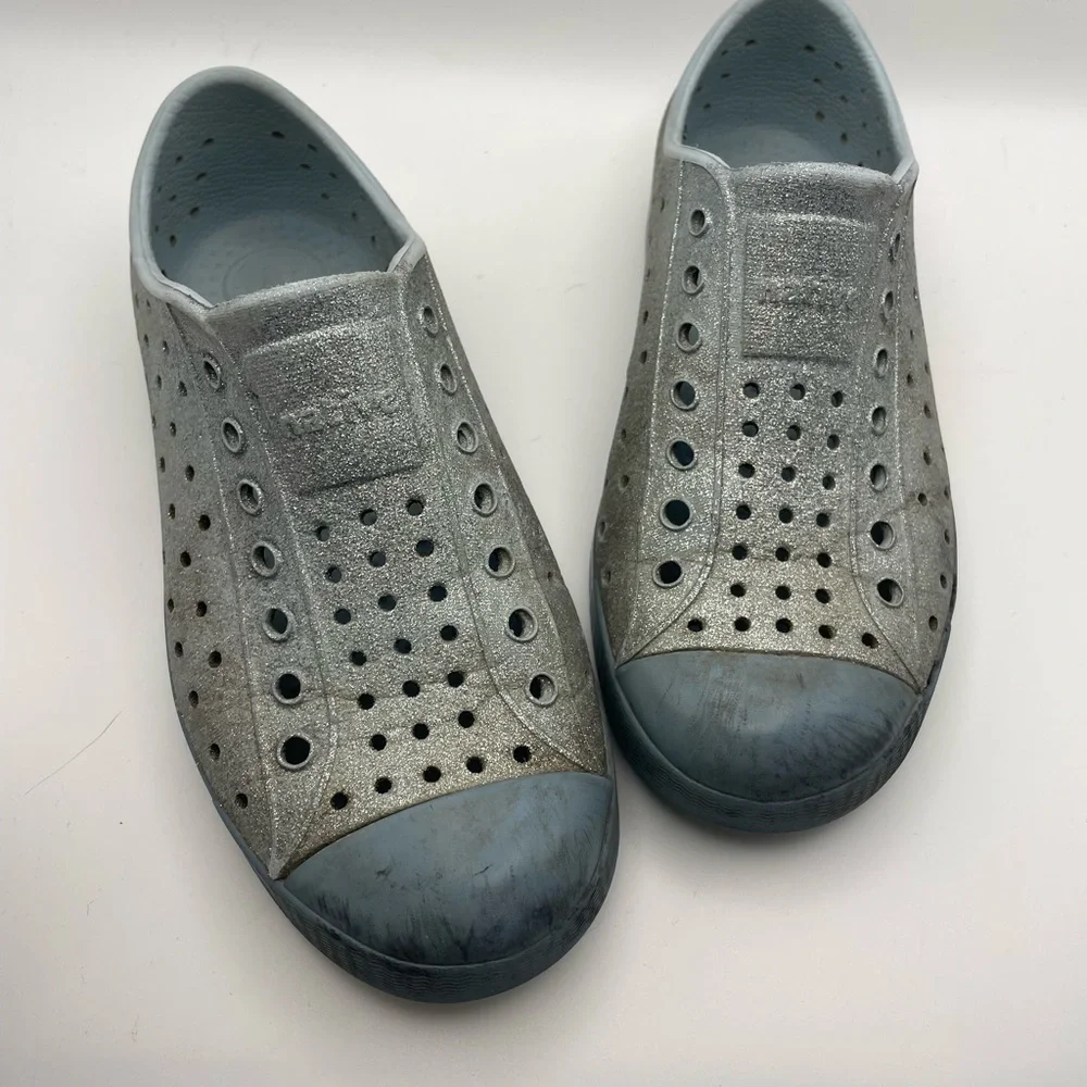 NATIVE‎ sparkle Gray Perforated Slip-On Shoes C13